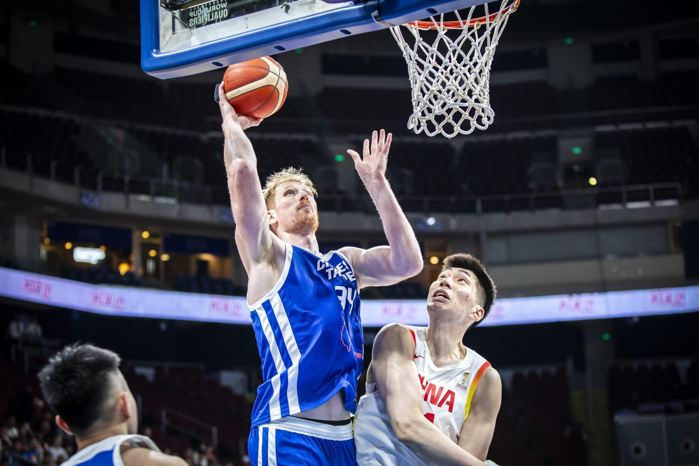 开云体育-体力不支,高柏铠全场出战36分钟&投篮14中8,得到19分11篮板